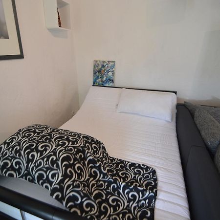 Cozy Apartment In Immerath With Fishing Near Екстериор снимка