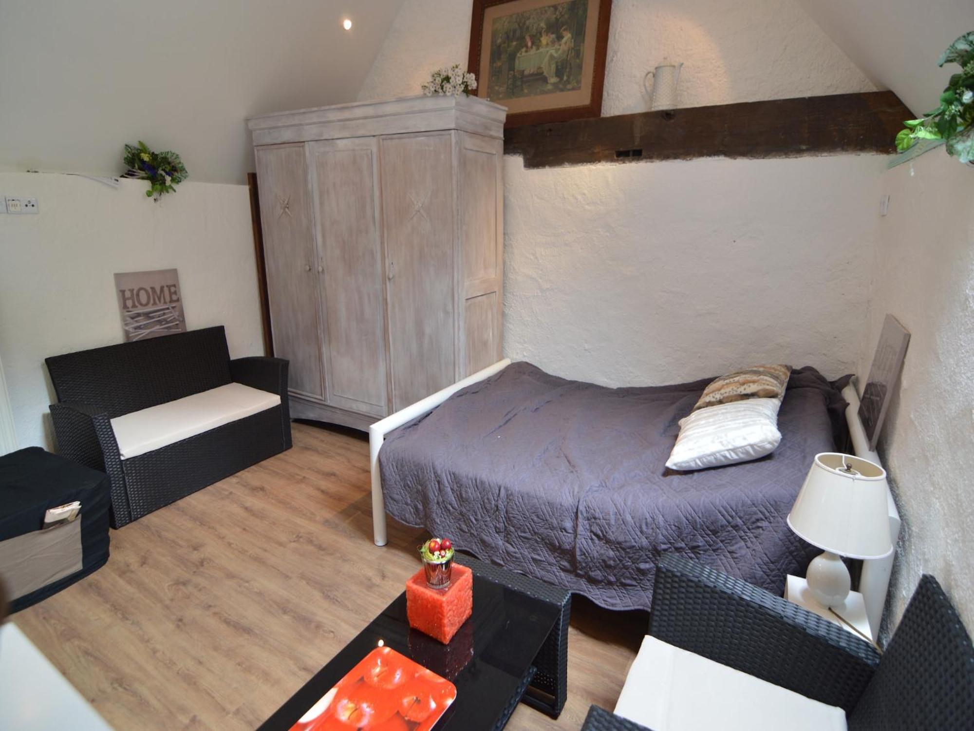 Cozy Apartment In Immerath With Fishing Near Екстериор снимка