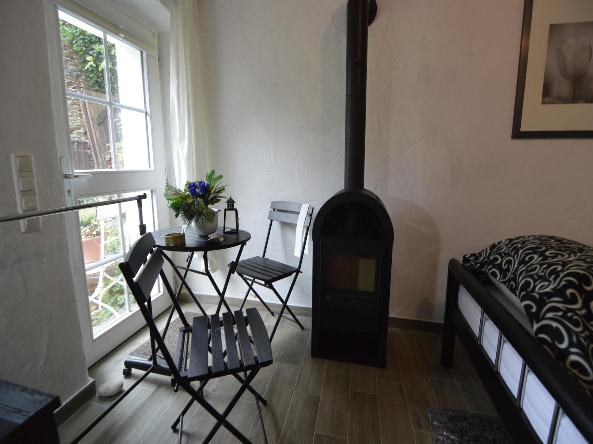 Cozy Apartment In Immerath With Fishing Near Екстериор снимка