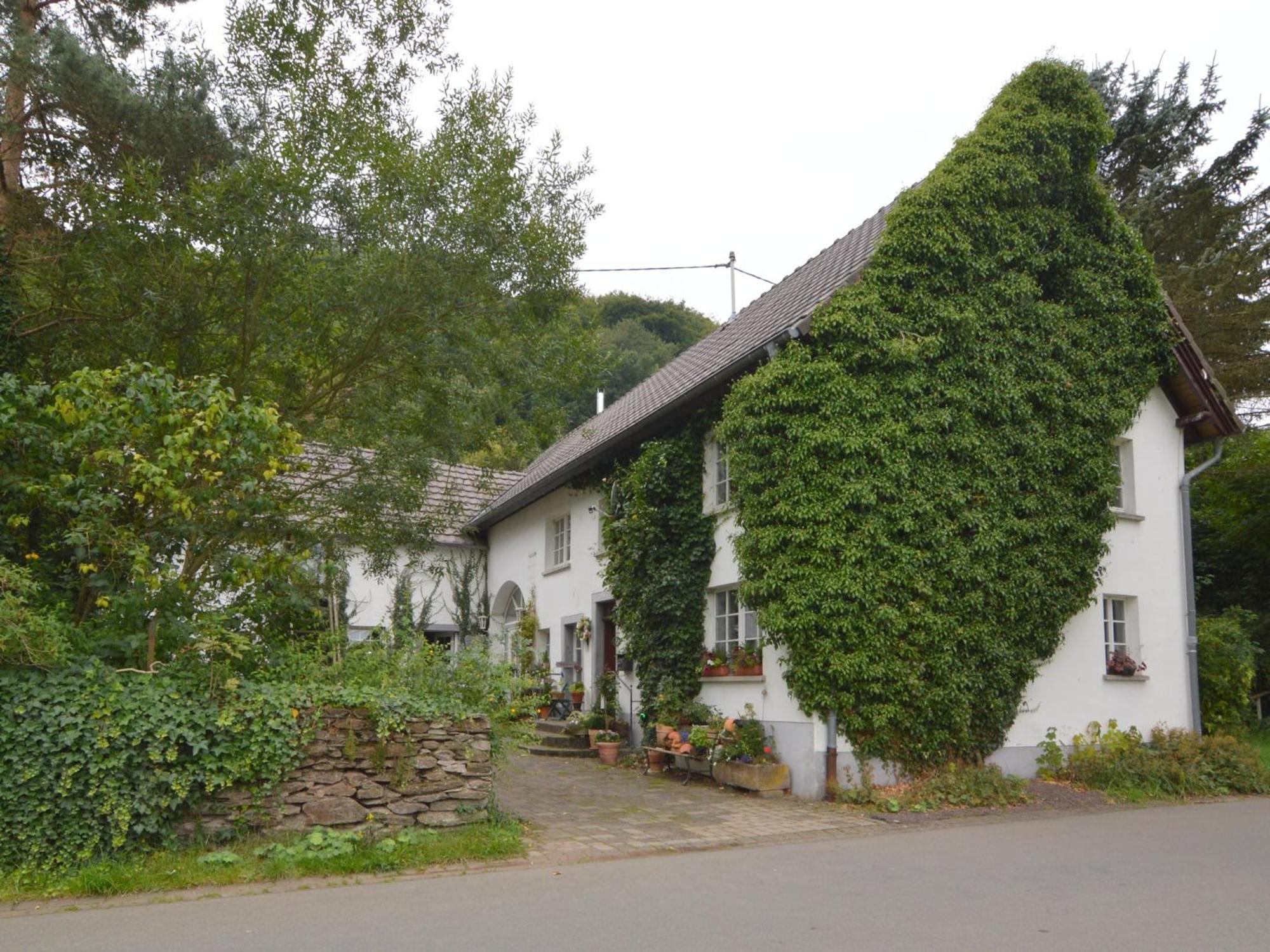 Cozy Apartment In Immerath With Fishing Near Екстериор снимка