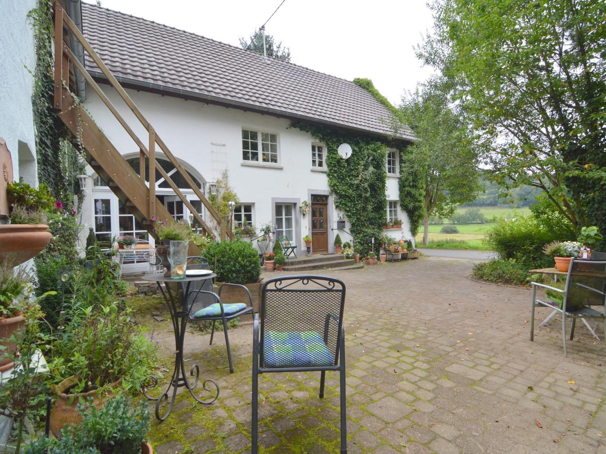 Cozy Apartment In Immerath With Fishing Near Екстериор снимка