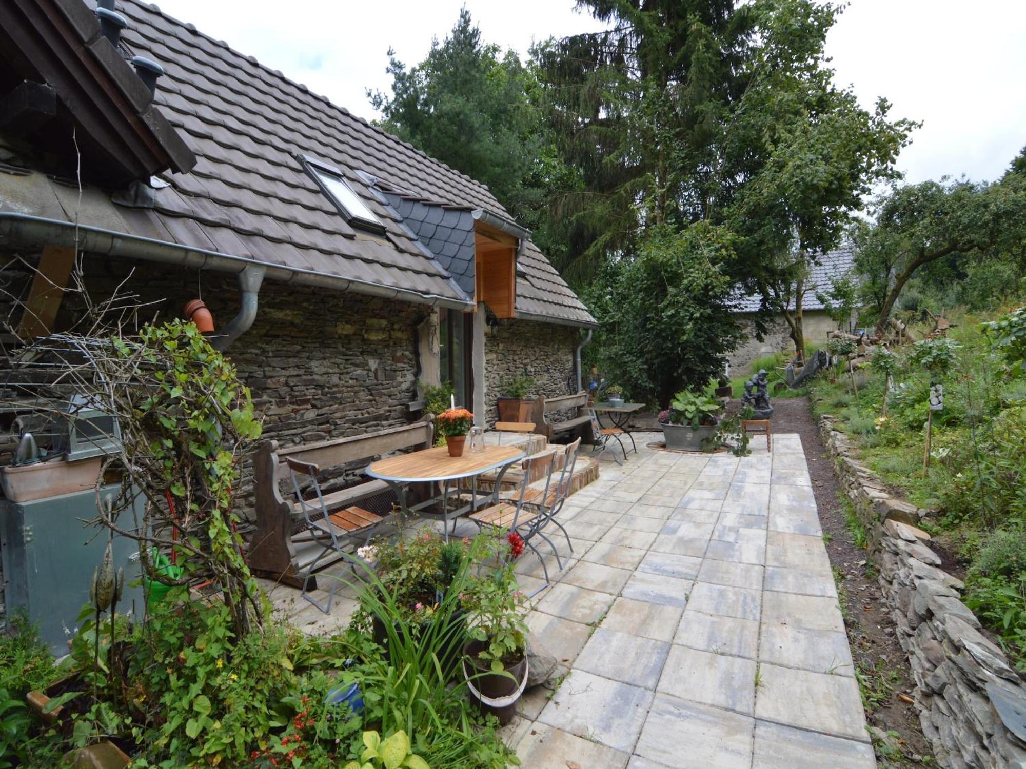 Cozy Apartment In Immerath With Fishing Near Екстериор снимка